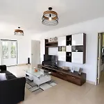 Camilla 6 Bed/bath Close To The Marina Vilamoura