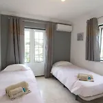 Villa Camilla 6 Bed/bath Close To The Marina *