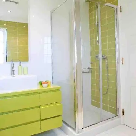 Camilla 6 Bed/bath Close To The Marina Villa