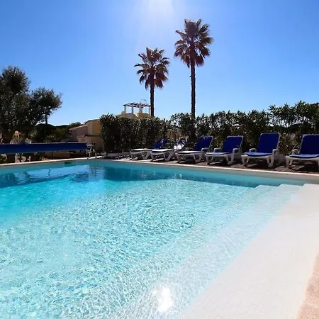 Villa Camilla 6 Bed/bath Close To The Marina