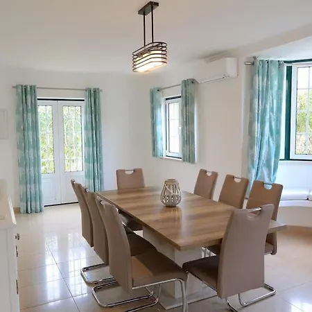 Camilla 6 Bed/bath Close To The Marina Villa