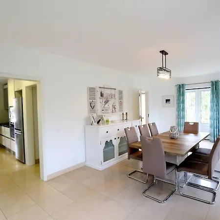 Camilla 6 Bed/bath Close To The Marina Villa *