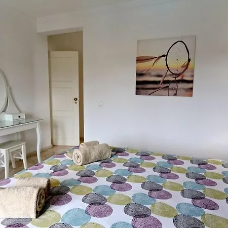 Camilla 6 Bed/bath Close To The Marina