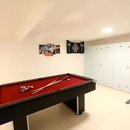 Villa Camilla 6 Bed/bath Close To The Marina Vilamoura