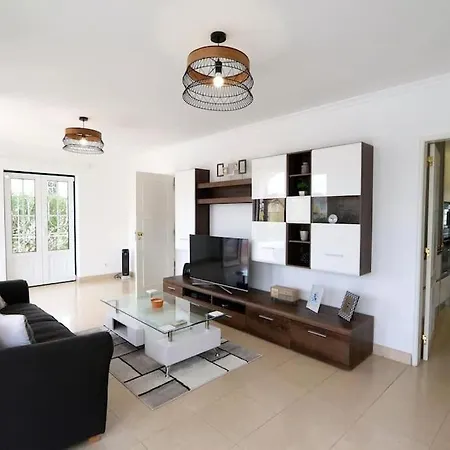 Camilla 6 Bed/bath Close To The Marina Vilamoura