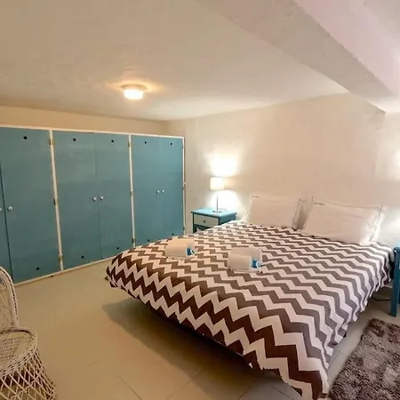 Camilla 6 Bed/bath Close To The Marina *