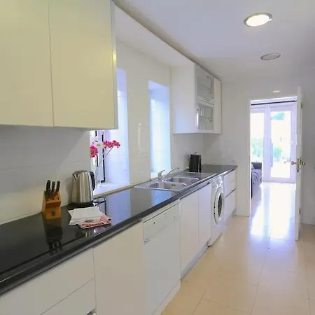 Camilla 6 Bed/bath Close To The Marina *