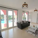 Βίλα Camilla 6 Bed/bath Close To The Marina Βιλαμούρα