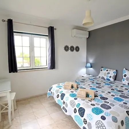 Vila Camilla 6 Bed/bath Close To The Marina