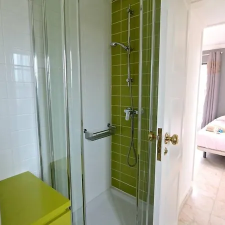 Camilla 6 Bed/bath Close To The Marina Vila