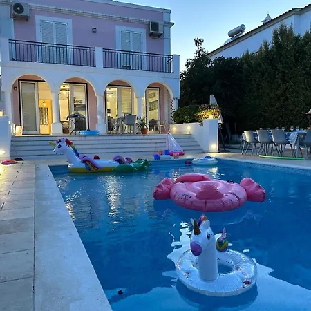 Camilla 6 Bed/bath Close To The Marina * Βιλαμούρα