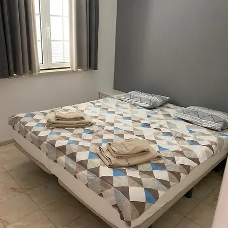 Camilla 6 Bed/bath Close To The Marina Vila *